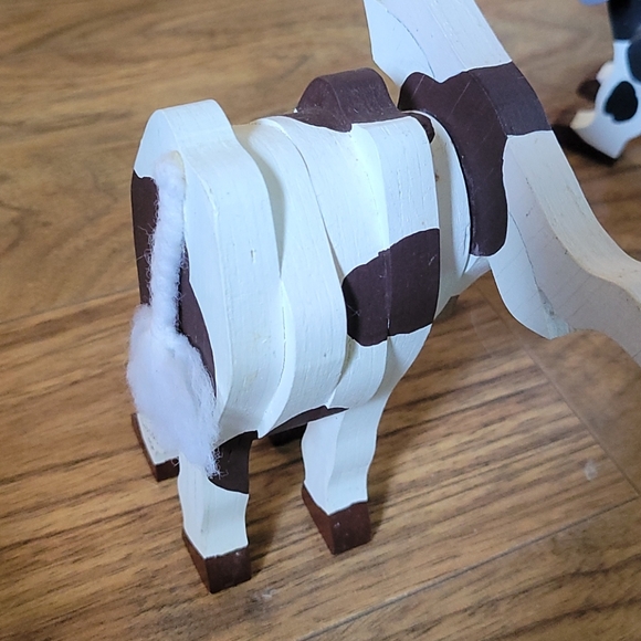 Wood Cows - Picture 2 of 6